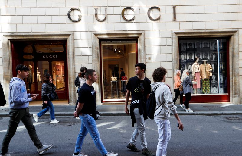 Problemas en EU golpean a acciones de marcas de lujo