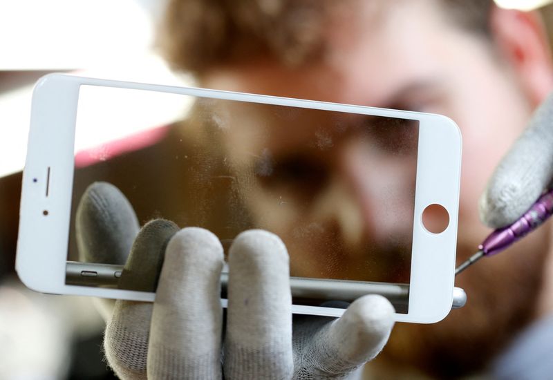 Francia reactiva las ventas de iPhone 12 tras una actualización de Apple